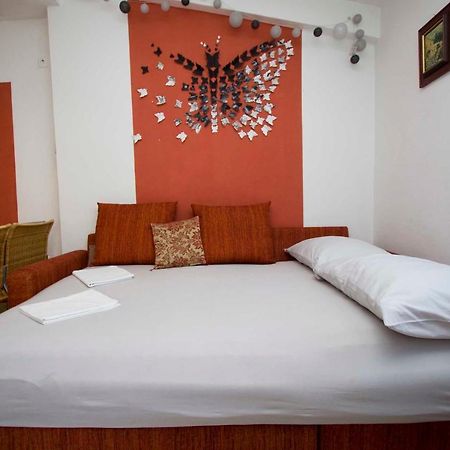 Apartman Mia I Toni Макарська Екстер'єр фото